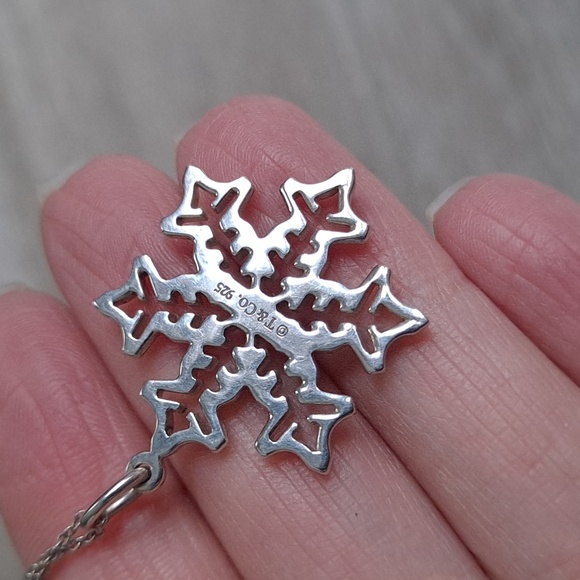 Authentic Tiffany & Co. Snowflake pendant necklace - Picture 7 of 16
